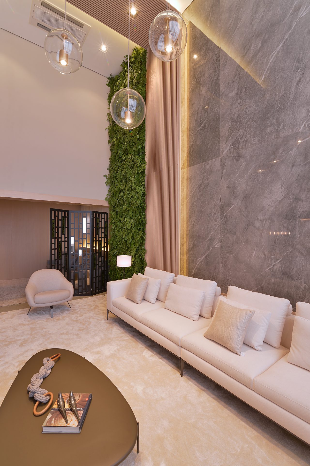 Living com pé direito duplo