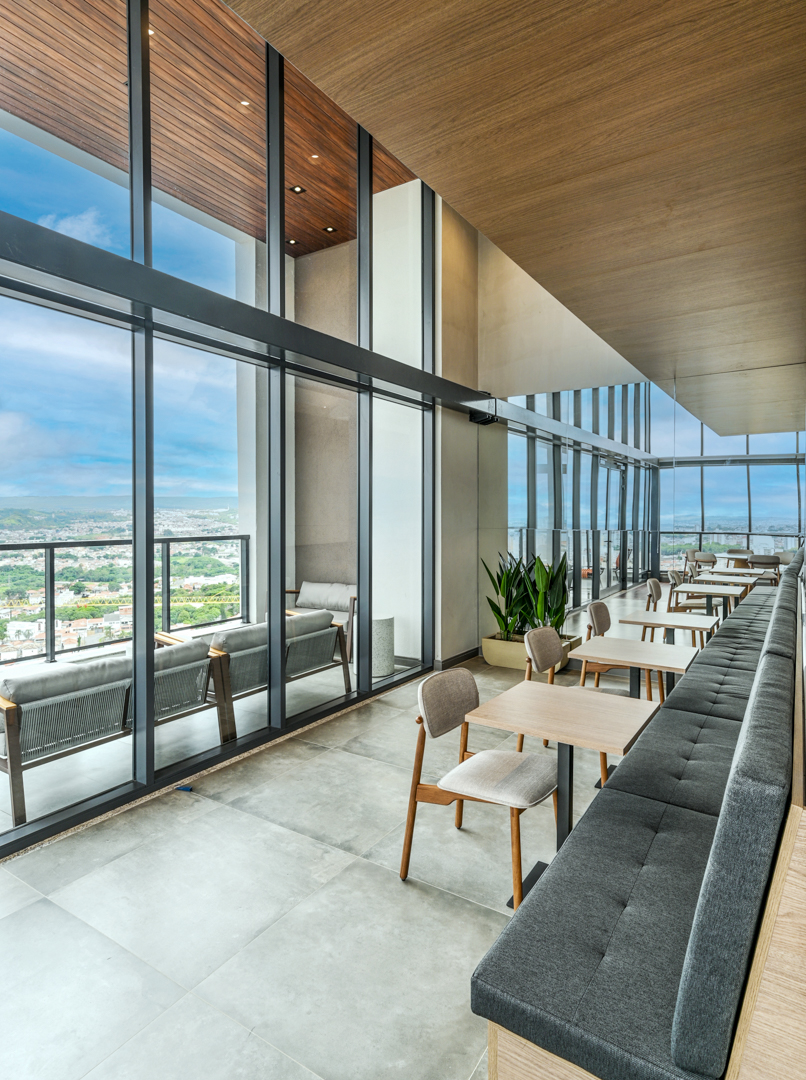 Sky lounge & gourmet