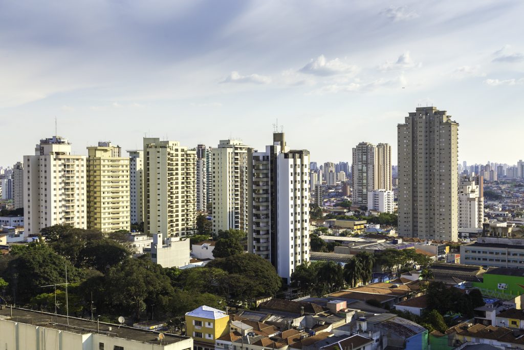 Verticalização urbana: benefícios, riscos e impactos econômicos no desenvolvimento das cidades