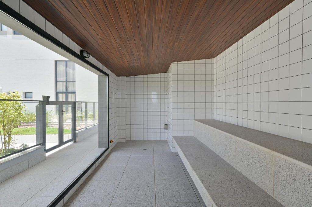 Benefícios da sauna: por que esse diferencial se tornou símbolo de bem-estar e sofisticação?